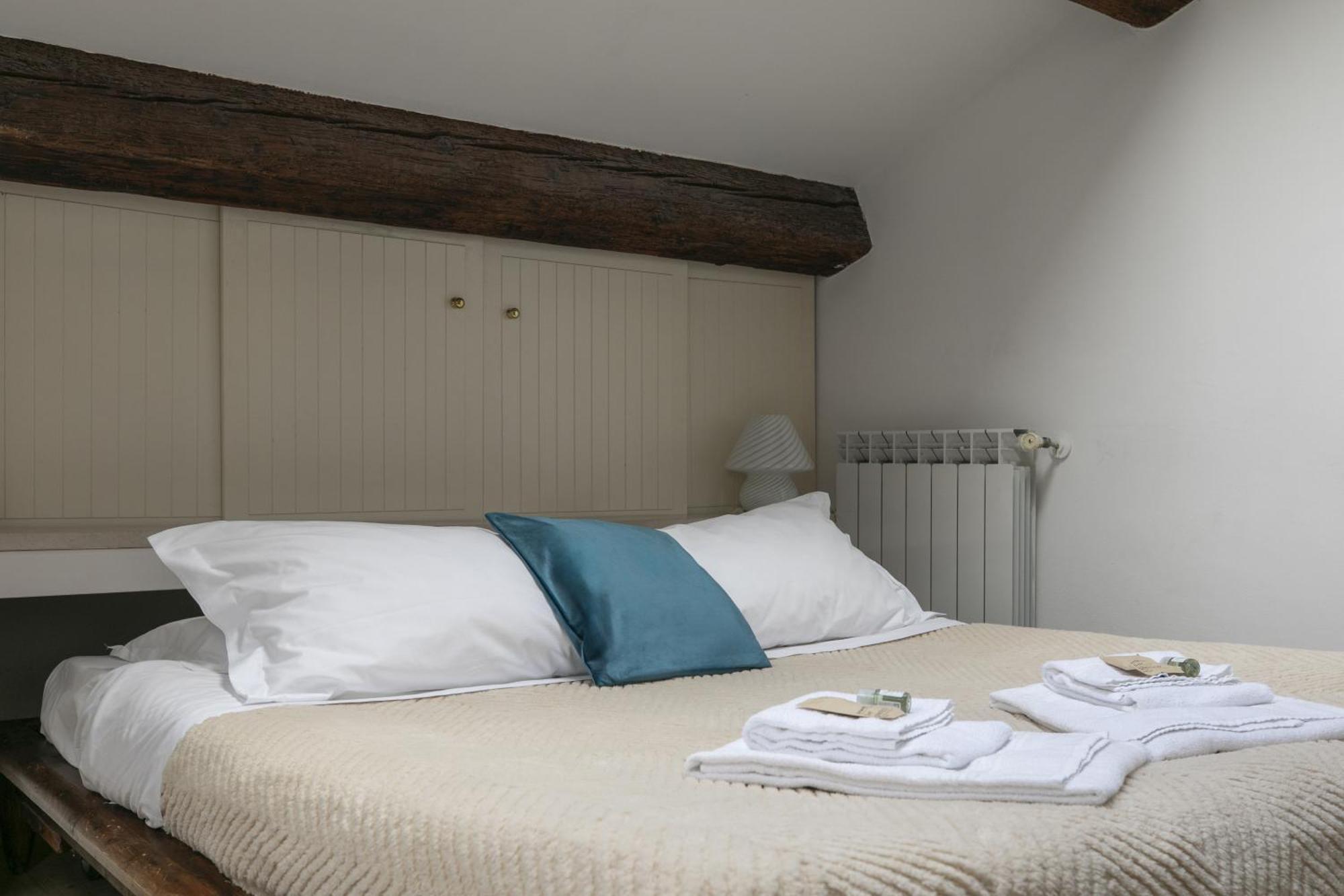 Nice Lovely Attic For 4 Person With Wifi - A/C เวนิส ภายนอก รูปภาพ